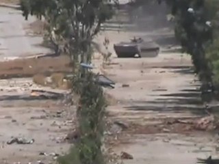 Syria فري برس حمص الميماس بي ام بي ثانية تدخل الى حي القرابيص23 7 2012 Homs