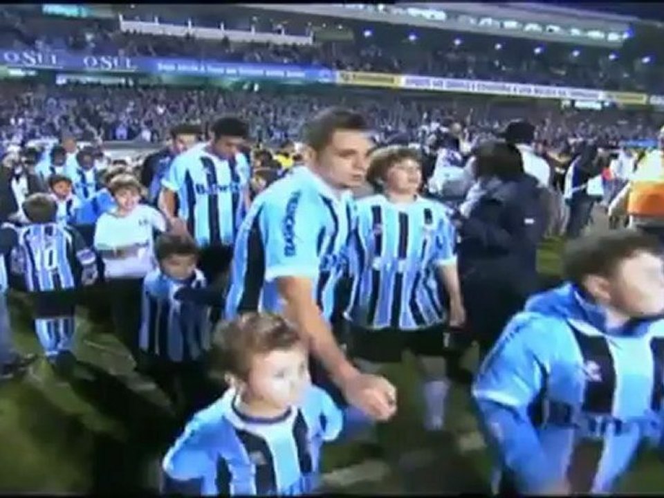 Campeonato Brasiliero: Kleber, Held und Depp für Gremio