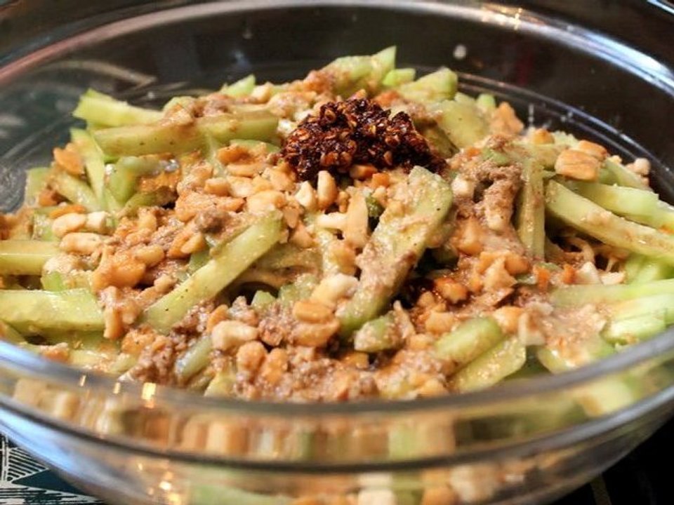 Salade chinoise de nouilles et concombre au tahin