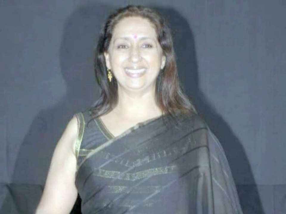 Veteran Actress Neena Kulkarni Ready To Step Into Director's Shoes - Marathi News