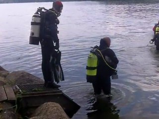 Tauchen im Schweriner See (2/2)  Zelten & Tauchen Pfingsten 2011  - iceworx.org