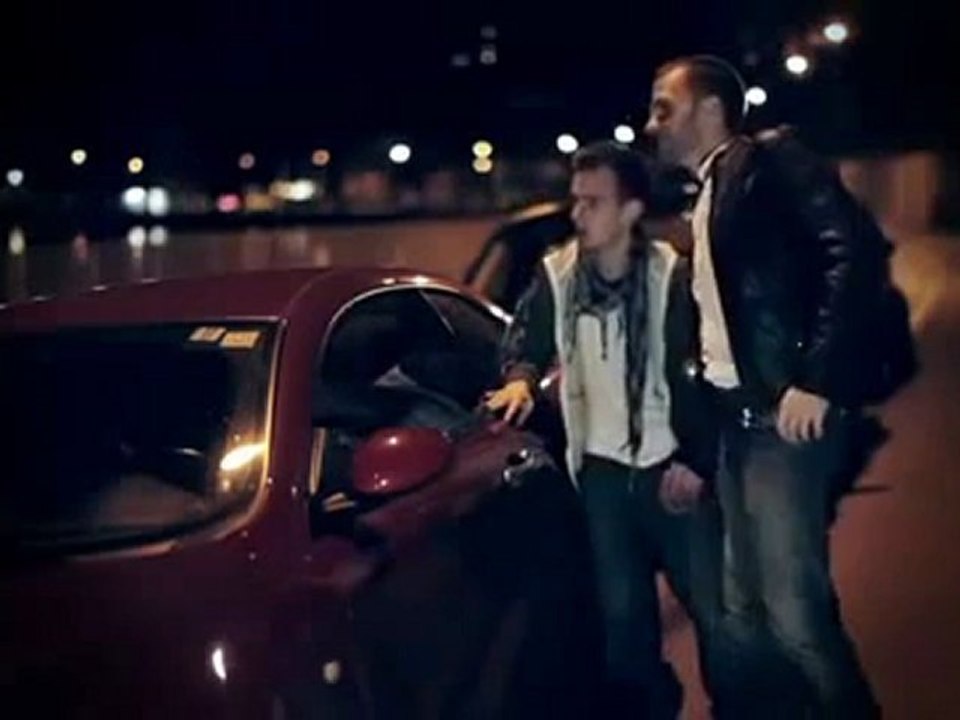 A melhor forma de ajudar um motorista bêbado   Xpock - Video_