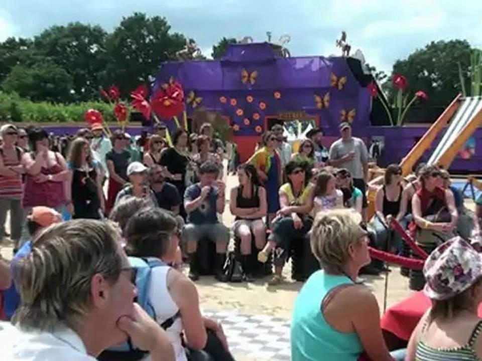 Vieilles Charrues 2012. Balade dans la prairie