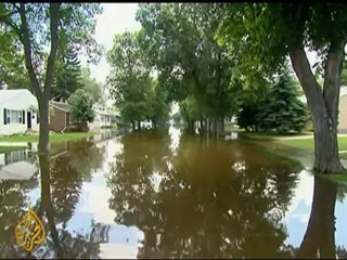 Levee saving flooded US town from disaster
