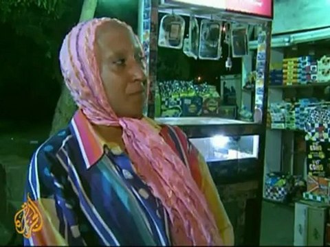 Egyptians react to Mubarak trial