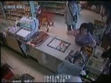 Portuguesa de 80 anos afugenta ladrões com mangas e maças em loja nos EUA