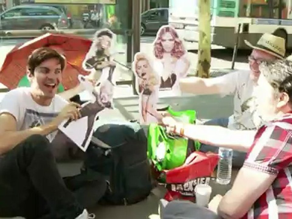 Madonna fans camp out in Paris for good concert...