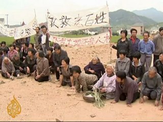 Chinese farmers protest land seizures