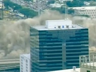 New Orleans hotel demolished in 10 seconds