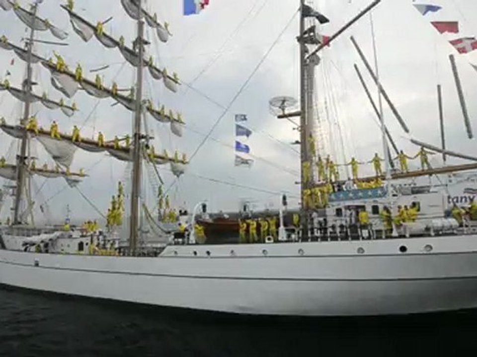 Appareillage du voilier Cuauhtemoc de Cherbourg