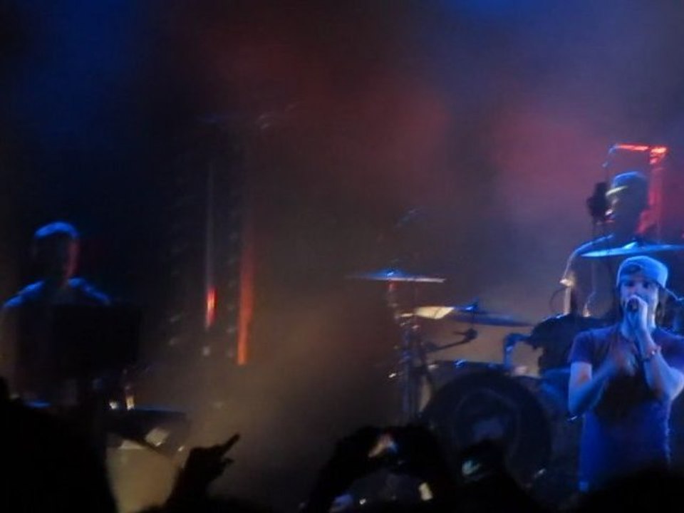 Orelsan, La terre est ronde, concert Valence 2012, extrait