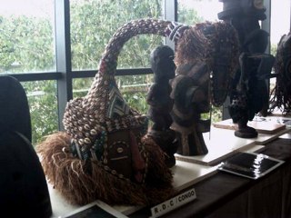 MASQUES ET MARIONNETTES D' AFRIQUE 2012