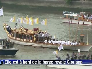 JO: la flamme olympique sur la Tamise