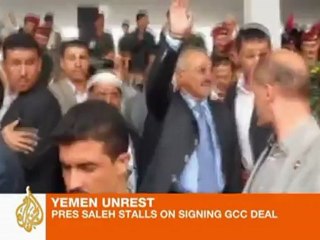 Yemen's Saleh stalls on signing GCC deal