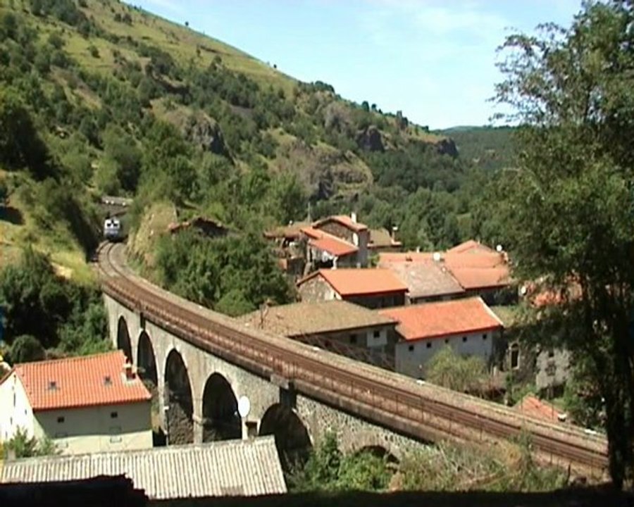 LE CEVENOL AVEC UNE CORAIL COUCHETTE CONVERTIBLE