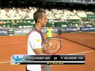 Kitzbühel - Kohlschreiber passe l'obstacle Volandri