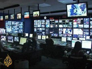 Murdoch issues public apology