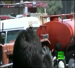 الجيش السوري الحر يشارك في تنظيف شوارع حلب