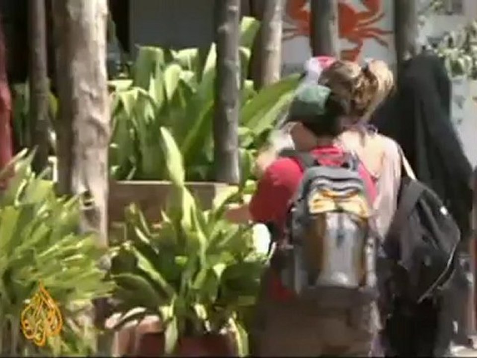 Hunt for British tourist abductors continues