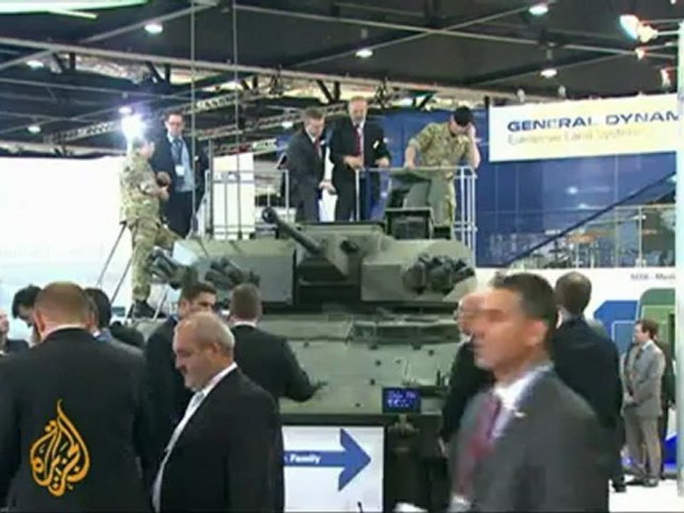 Largest arms fair offers new weapons