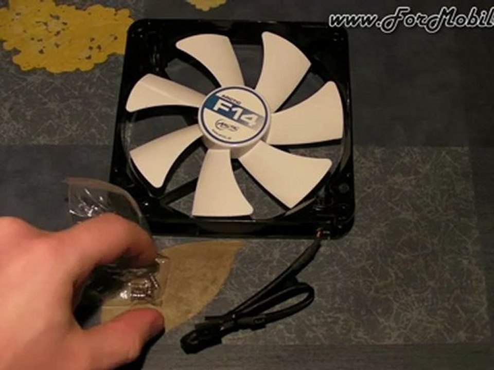 Unboxing di Arctic Cooling F14 - esclusiva mondiale !