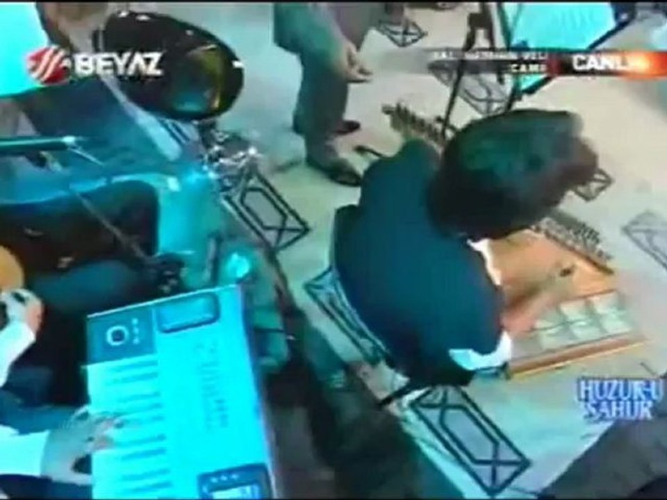 GÜLLERİN EFENDİSİ M.Eroğul Ramazan 2012 Beyaz Tv