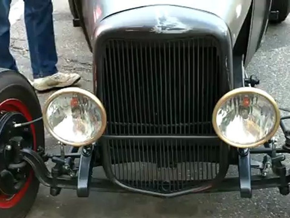 Rat Rod - Old Ford Pick Up with mixed parts. Rat Rod style!