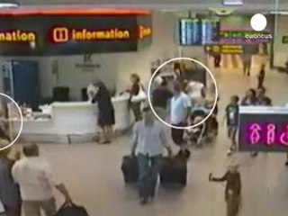 Genitori lasciano bimba in aeroporto per andare in...