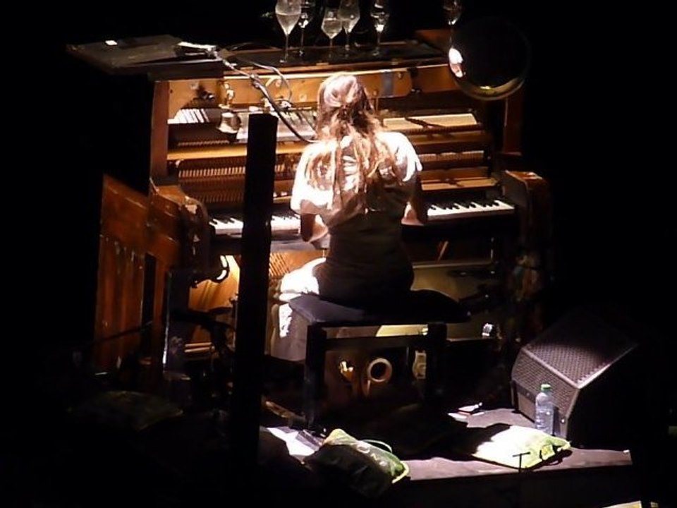 Camille -  " Mon petit vieux " - Live@Nuits de Fourvière  le 27/07/12