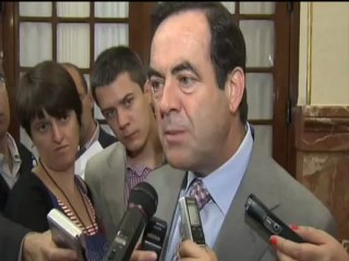 Bono: "A mi me indigna que se falte al respeto a las personas"