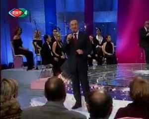 YAŞAR ÖZEL      "Geçsin Günler Haftalar Aylar Mevsimler Yıllar "