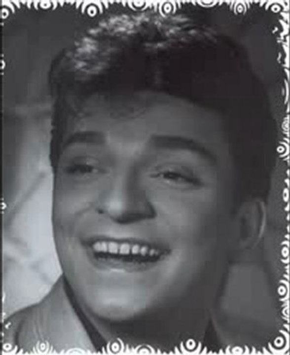 Zeki Müren      "Sana Bir Buse Vermedim Diye "