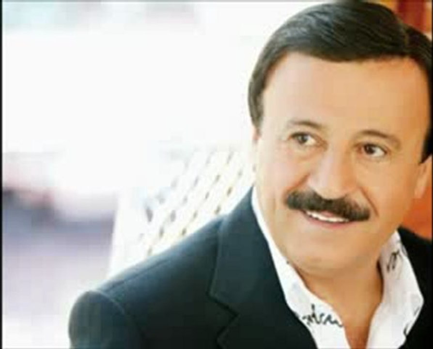 Selami    Şahin      "Kirik  aynalara baktim agladim "