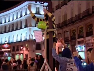 Los "indignados" en Sol: "Vamos a quemar el parlamento"