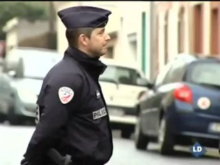 La Policía francesa acorrala al asesino de Toulouse en su casa