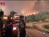 Más de 1.500 efectivos luchan para cortar el incendio del Ampurdán