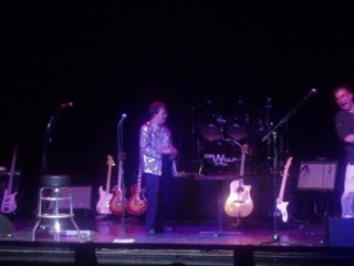 Comic Attacked By Dog On Stage!