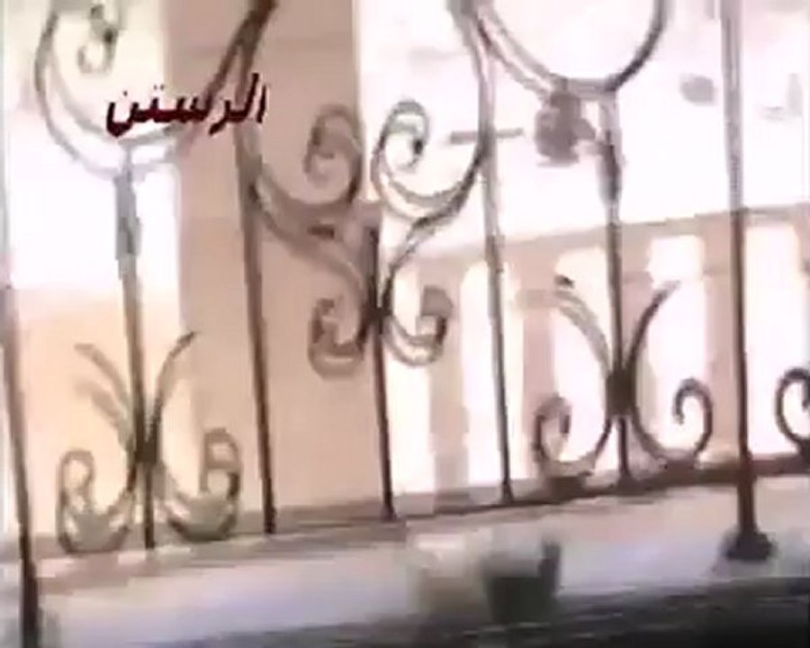 Syria فري برس  حمص الرستن  هاام الصاروخ وهو يسقط  على المصور  27 7 2012 Homs