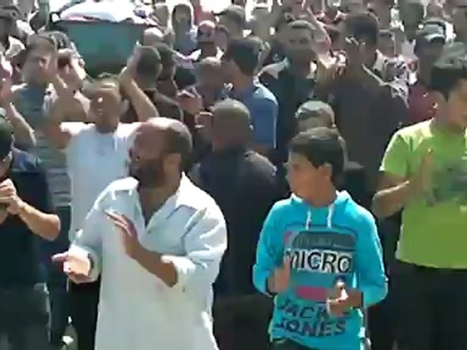 Syria  فري برس درعا  المزيريب تشييع الشهيد زيدون محمد سمير   26 7 2012 Daraa