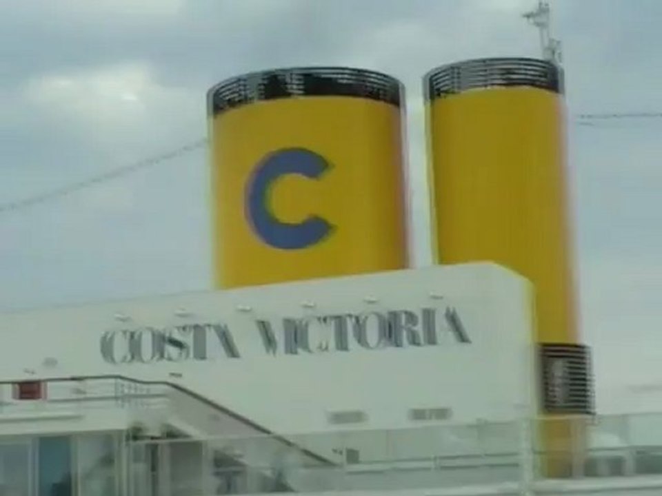 concert de sirènes avec Costa Victoria et Sunbird à Barcelone le 13.09.2002