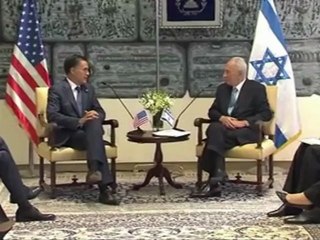 Mitt Romney faz política externa