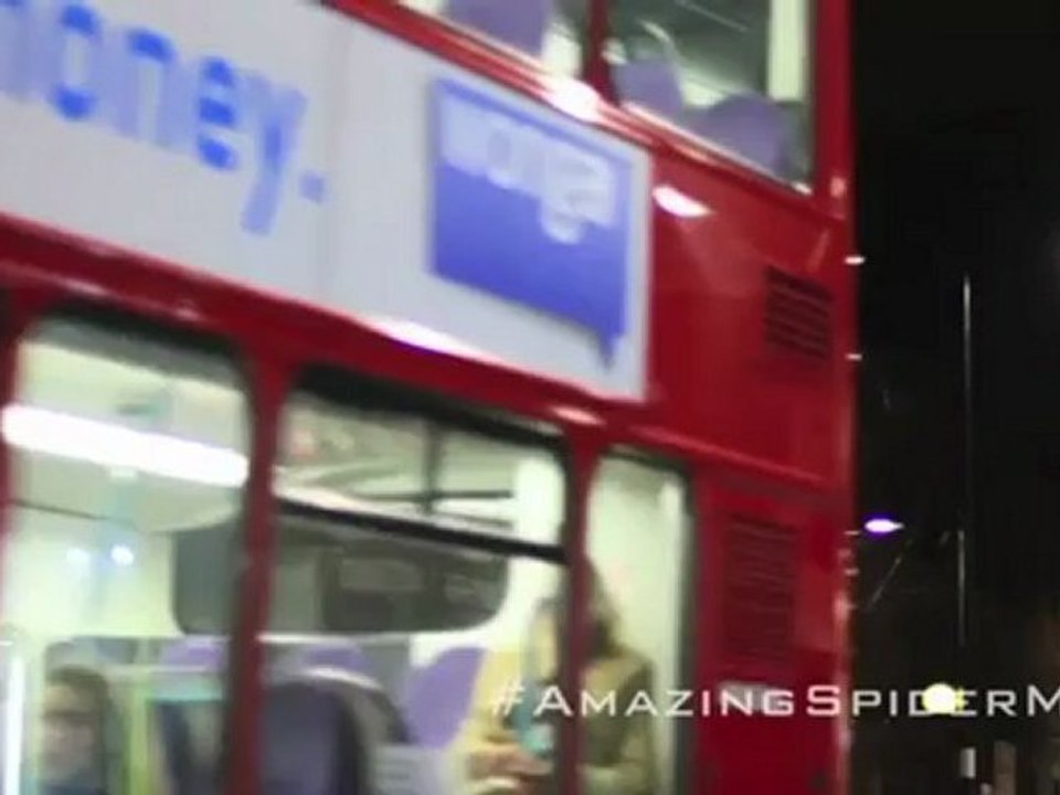 Sneak Peek - Twitter Spotted - Featurette Sneak Peek - Twitter Spotted (Anglais)
