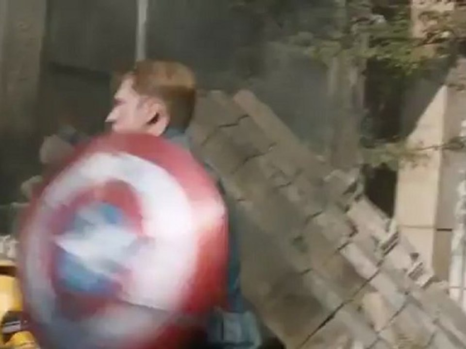 The Avengers - Clip Bout