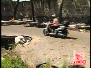 Napoli - La voraginie di Posillipo si trasforma in discarica (28.07.12)