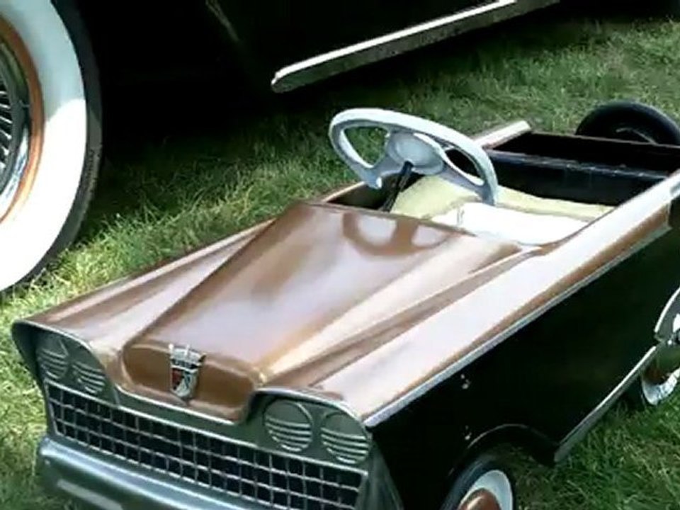 Beautiful Classic Car - Mini version, and big version! Classic cars!