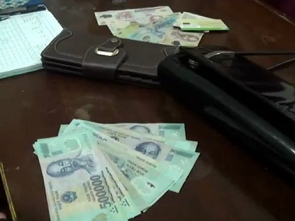 ANTÐ - Cậy cốp xe máy trộm cắp tài sản của khách mua hàng