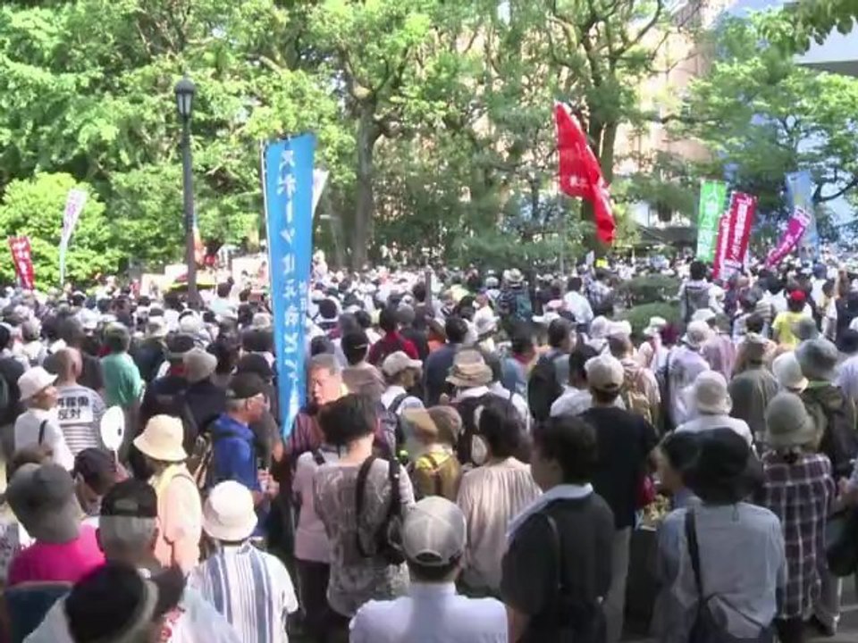 Anti-nuclear protesters surround Japan parliament