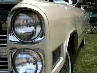 1966 Cadillac Deville - Huge classic car, great footage of the engine! Nice Cadillac!