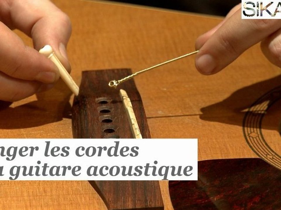 Comment changer les cordes d'une guitare acoustique ? - HD