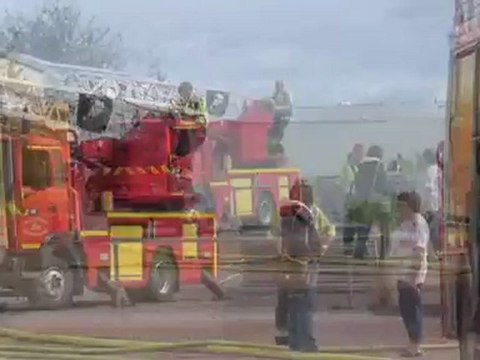 Le gymnase du collège Albert-Camus ravagé par un incendie à Auxerre